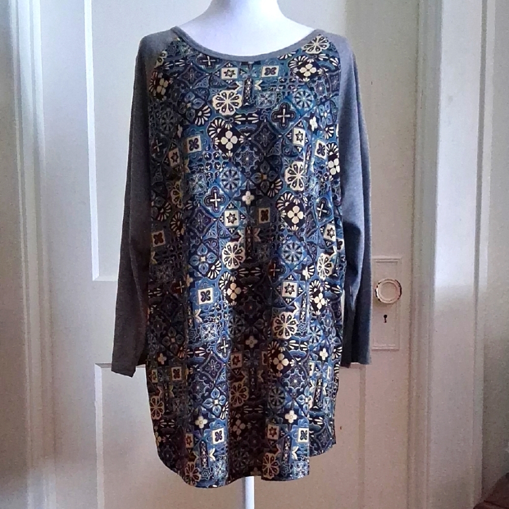 LuLaRoe Blue and Gray Patterned Top
